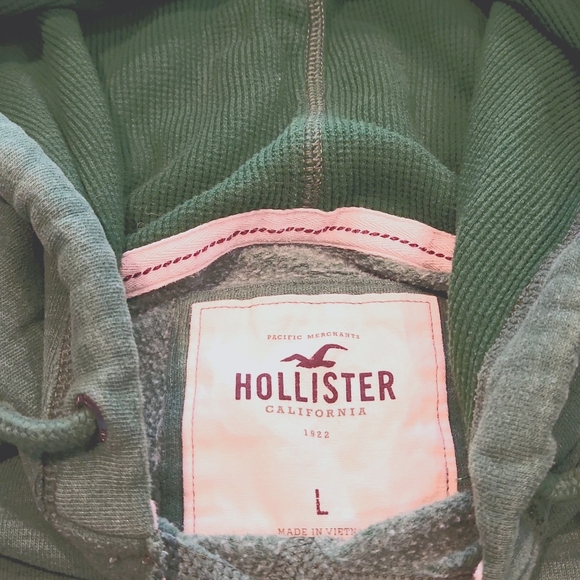 Hollister Sweatshirt - Picture 2 of 5